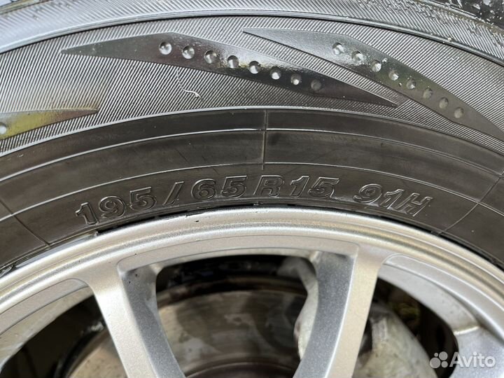 R15 Yokohama BluEarth RV-02 195/65, PCD 4x100 DIA 56.1