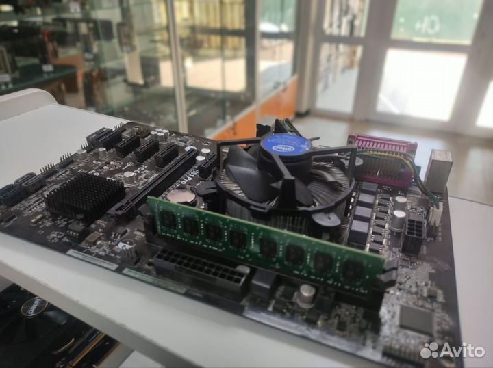 Материнская плата ASRock H81 Pro BTC для майнинга