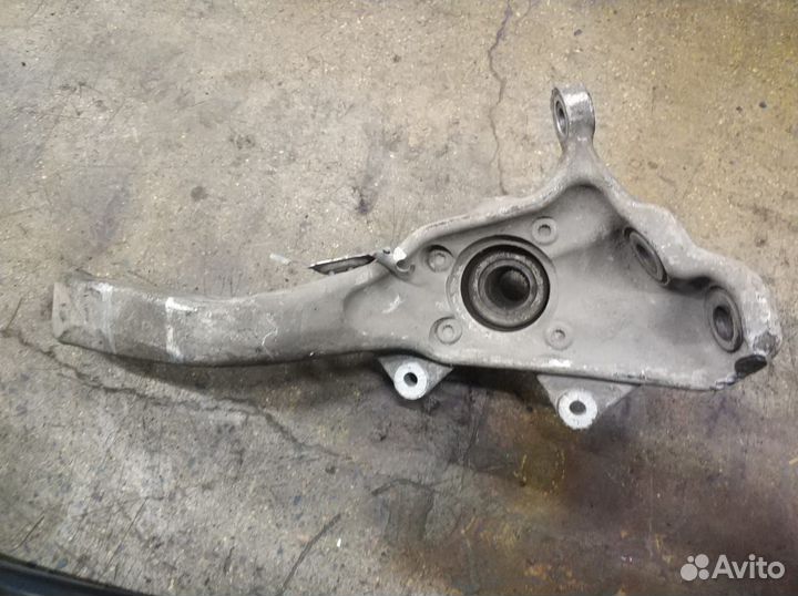 Кулак передний левый BMW X5 E70 31216773783