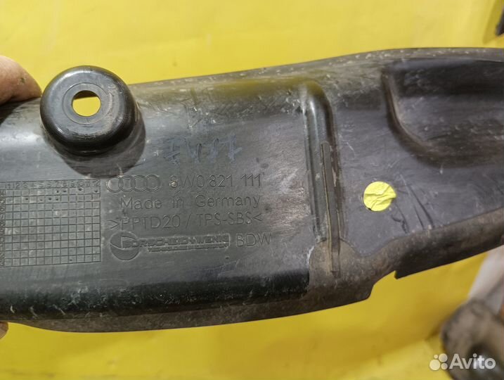 Пыльник переднего левого крыла Audi A4 B9 2015