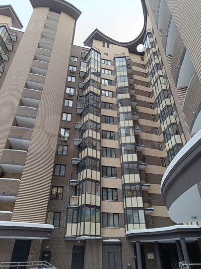 2-к. квартира, 70,4 м², 6/12 эт.