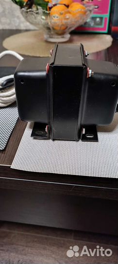 Понижающий трансформатор 220 110,300w