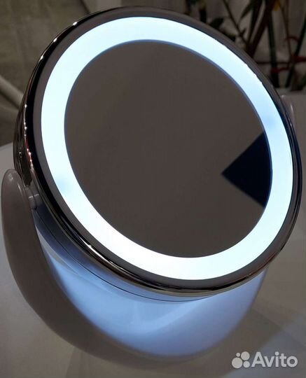 Зеркало с подсветкой настольное