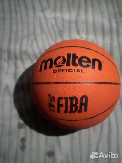 Баскетбольный мяч molten