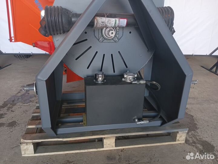 Измельчитель веток / Дробилка / Щепорез на трактор