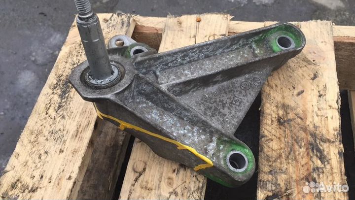 Кронштейн левый кпп renault Рено