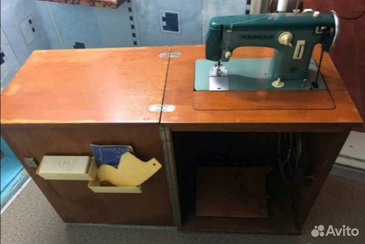 Швейная машина Чайка 2