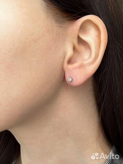 Золотые серьги пусеты с бриллиантами 585 / 1.47 гр