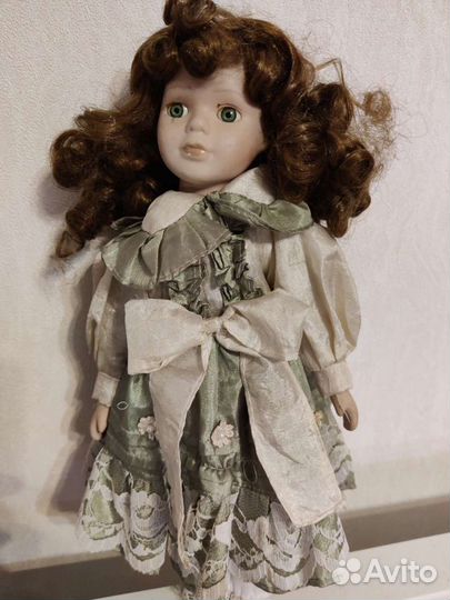 Кукла фарфоровая 30 см