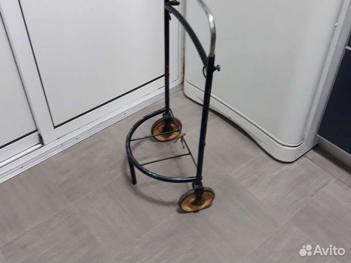 Тележка для перевозки объемных вещей