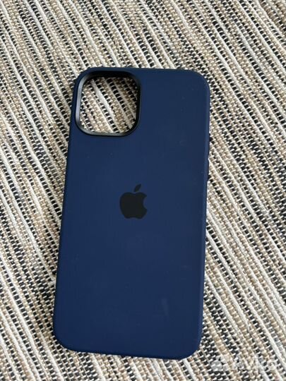 Силиконовый чехол на iPhone 12 Pro