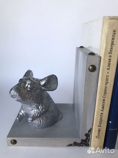 Подставка для книг 