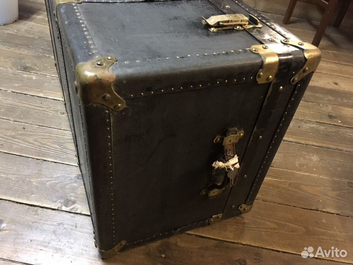 Чемодан сундук