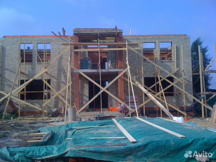 Бригада строителей