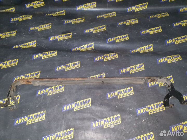 Балка подрадиаторная Форд Фокус 2