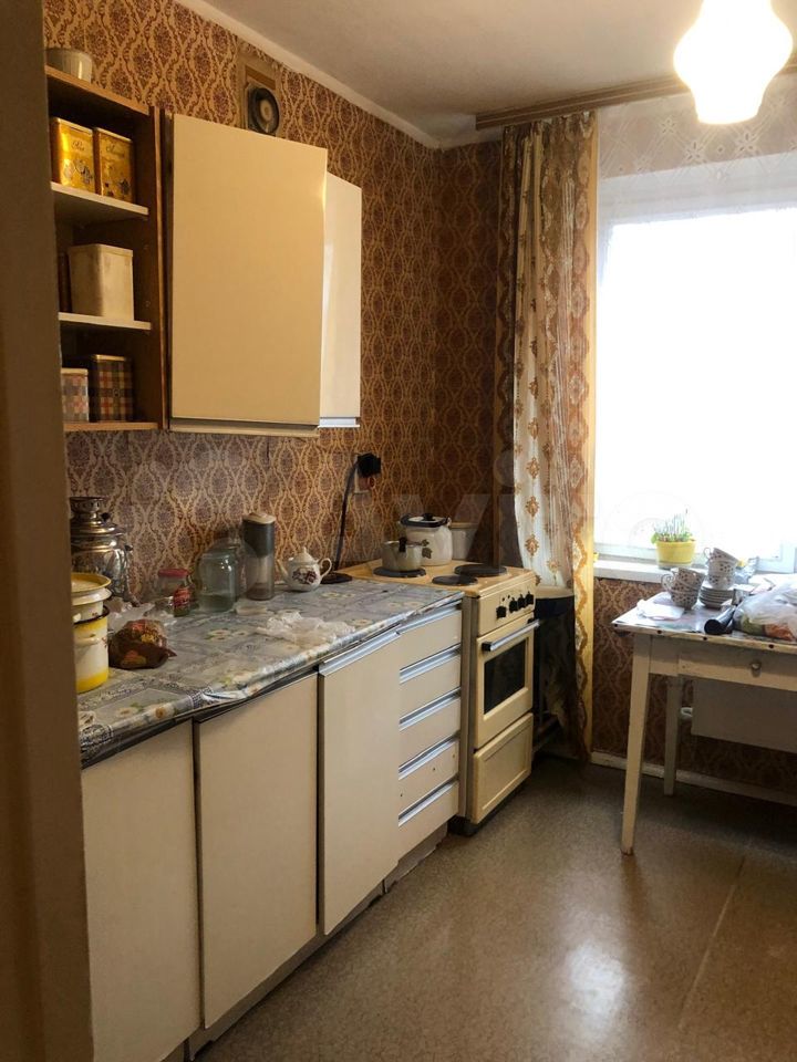 2-к. квартира, 50 м², 4/9 эт.