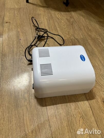 Уф лампа для ногтей