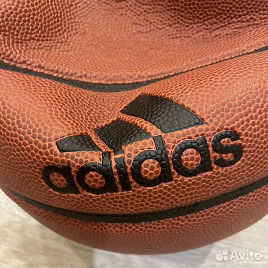 Баскетбольный мяч adidas