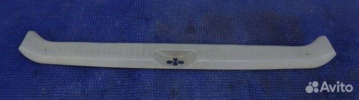 Mazda Bongo Friendee Накладка порога багажника