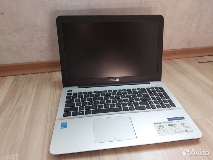Ноутбук asus X555L