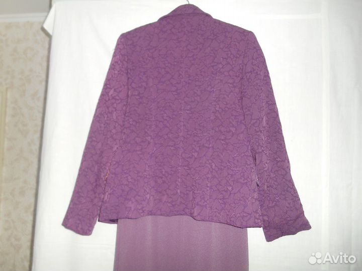Женский костюм- двойка 48 р