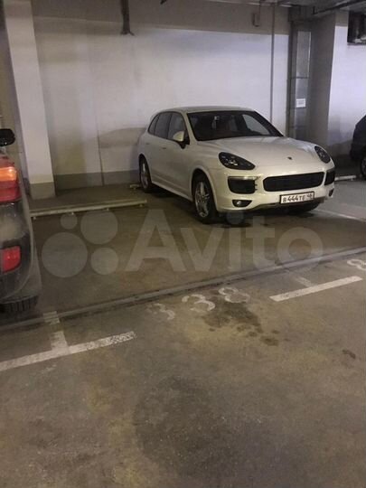 Машиноместо, 12 м²