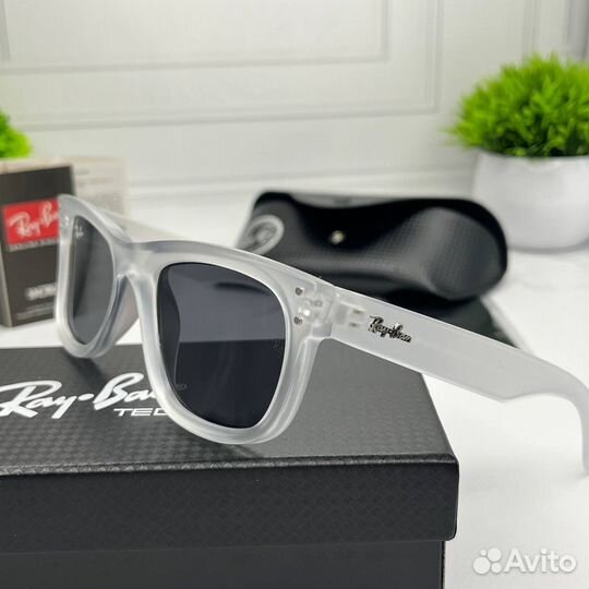 Солнцезащитные очки Ray Ban новинка