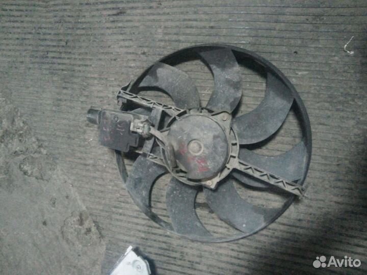 Вентилятор охлаждения блок Форд Фокус 2 1.6