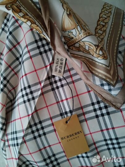 Платок Burberry кремовый