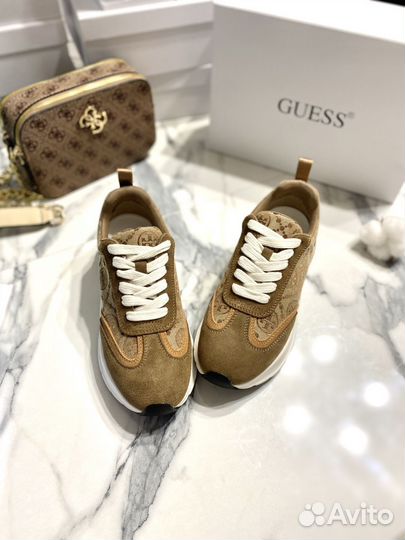 Кроссовки женские guess