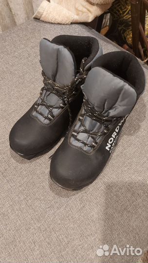 Лыжные ботинки