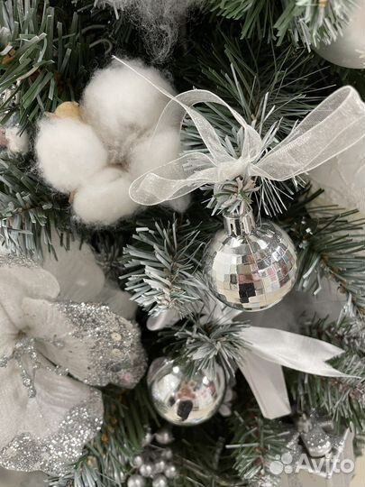 Елка искусственная заснеженная