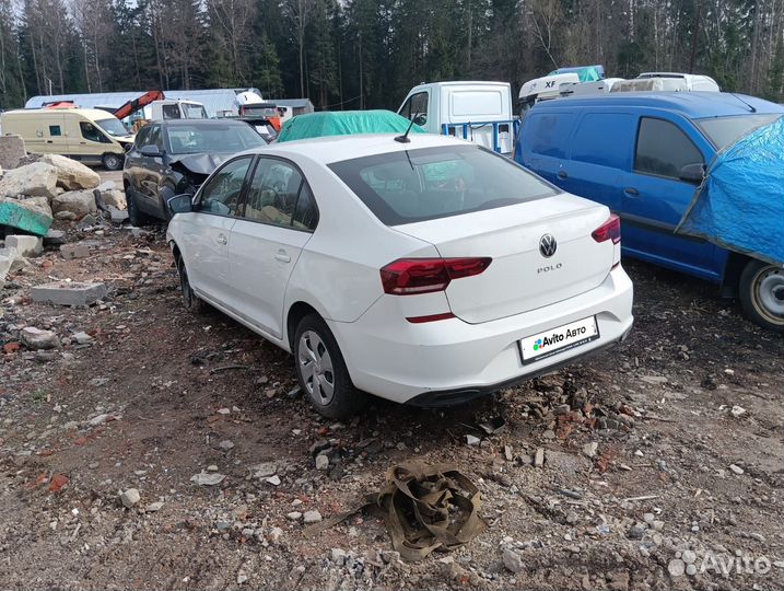 Volkswagen Polo 1.6 AT, 2022, битый, 11 114 км