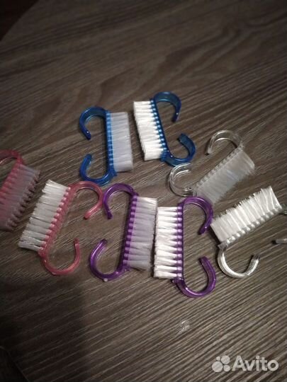 Щеточки для маникюра