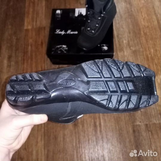 Лыжные ботинки