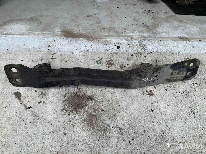 Балка подвески передняя (подрамник) Volvo V40 1 0