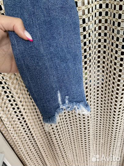 Джинсы с разрезами