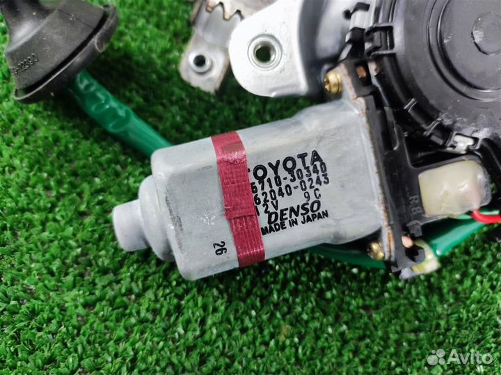 Стеклоподъемник передний правый Lexus GS300 (S160