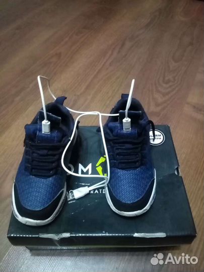 Детские кроссовки