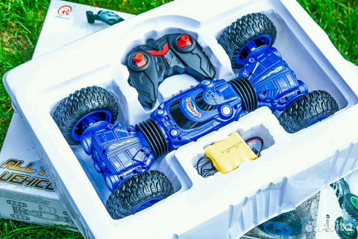 Машинка-перевертыш на радиоуправлении