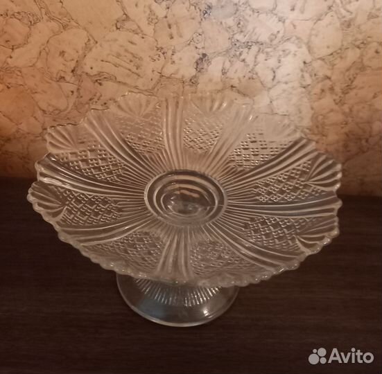 Ваза для фруктов на ножке стекло