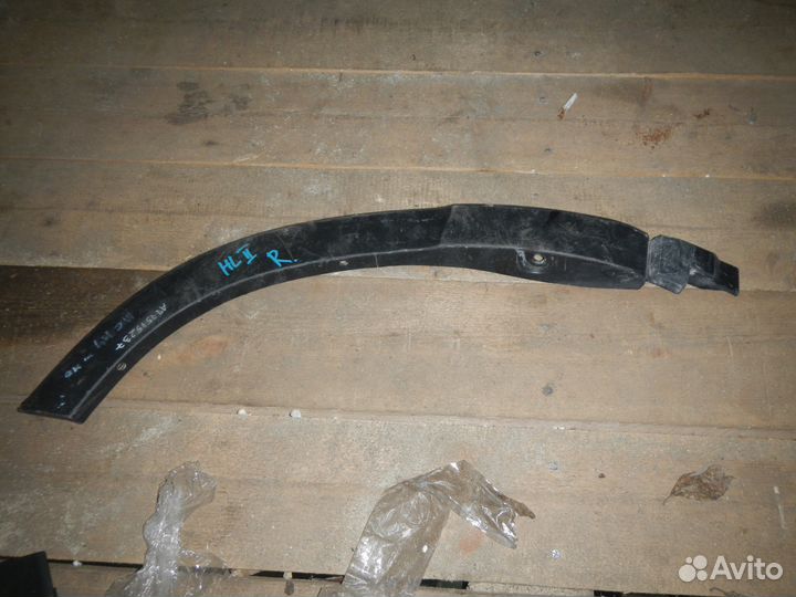 Накладка заднего крыла прав для Toyota Highlande