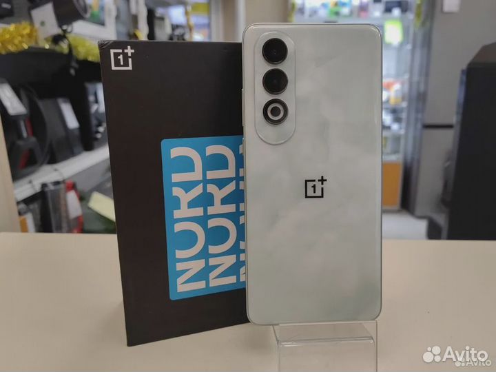 OnePlus Nord CE4, 8/128 ГБ