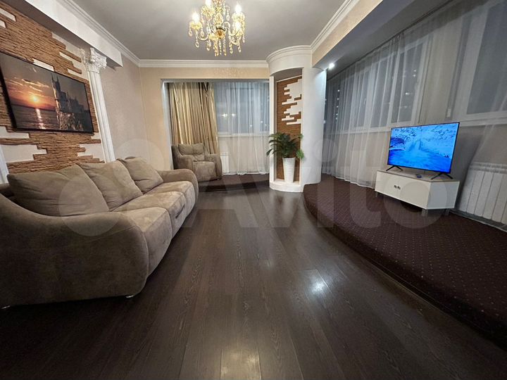 2-к. квартира, 70 м², 10/14 эт.