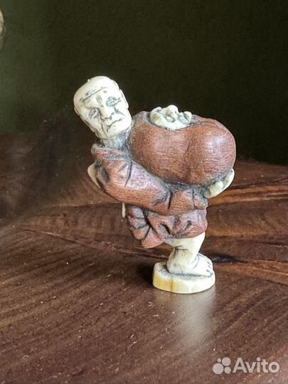 Антикварная нэцке.Окимоно. Дерево, кость. Япония