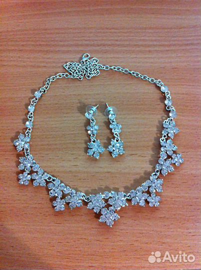 Диадема и колье с сережками