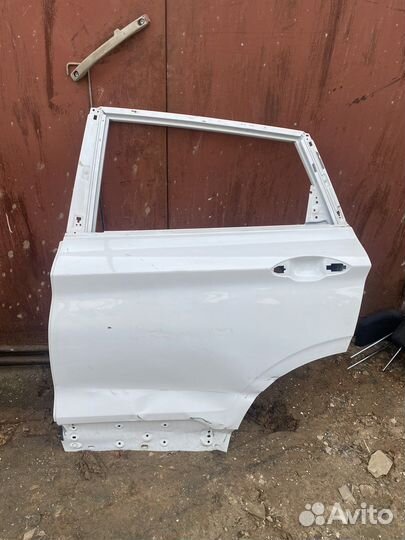 Задняя левая дверь джили кулрей