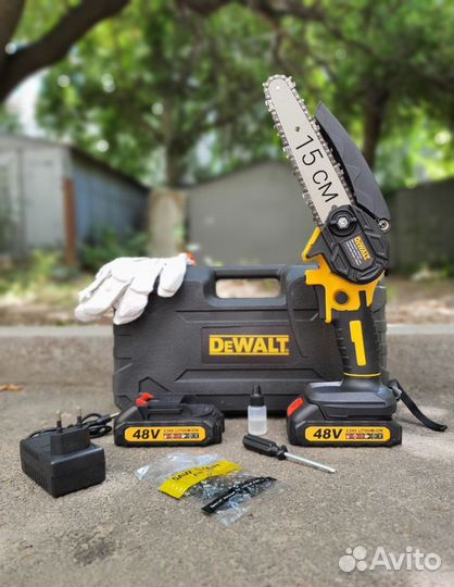 Цепная аккумуляторная пила dewalt