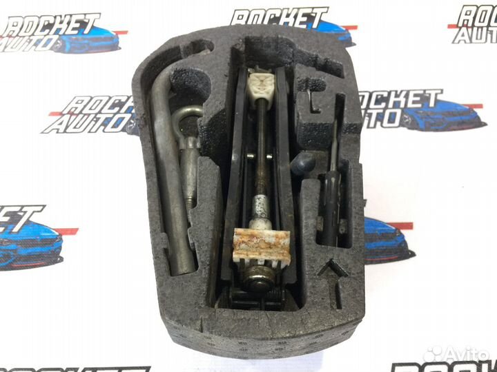 Ящик для инструментов Volkswagen Polo 6R0011031H