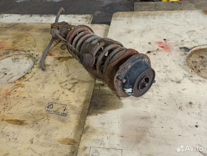 Стойки передние Kia Rio 2000 - 2002